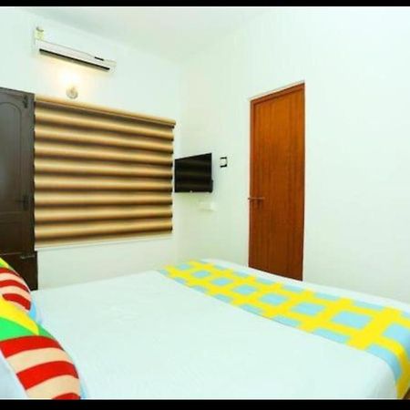The Solo Apartments Kadavanthra Kochi Exterior photo