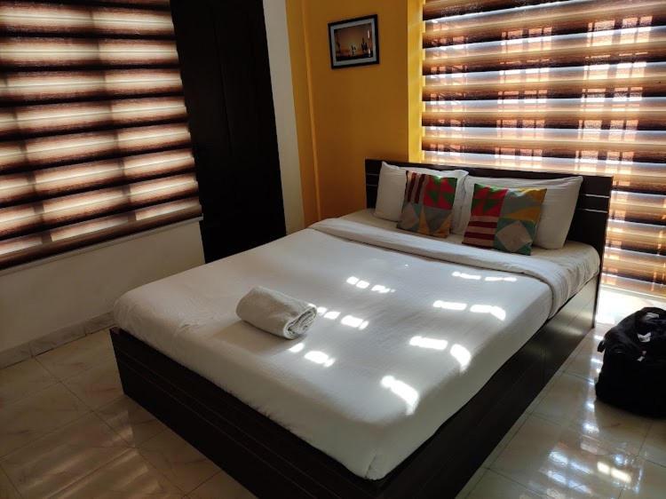 The Solo Apartments Kadavanthra Kochi Exterior photo